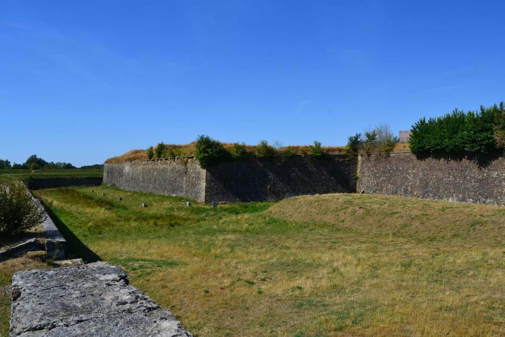 L'Escale Des Remparts Villa Rocroi Dış mekan fotoğraf
